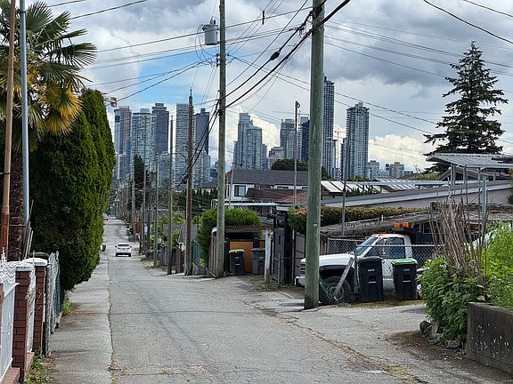 4th image of 1777 Lillooet St #17