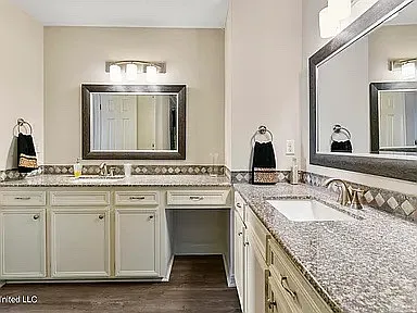 320 Pebble Creek Dr — Photo 3