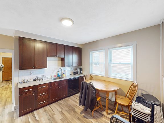 4th image of 11 Heath St #1