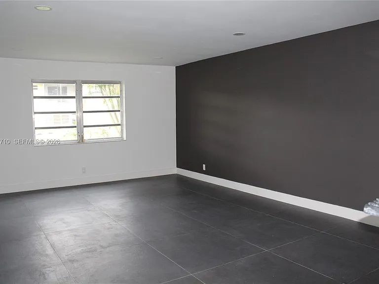5140 SW 40th Ave #3C — Photo 2
