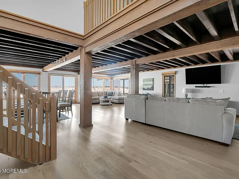 304 Oceanfront — Photo 14