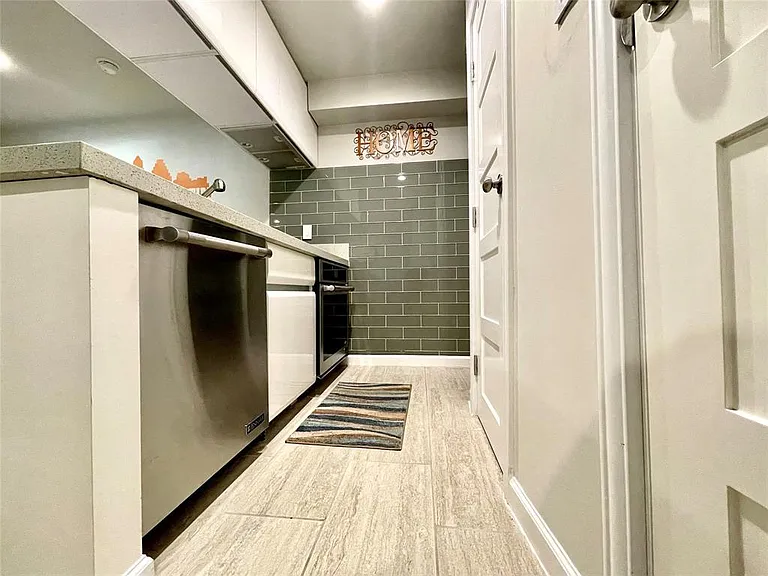 3110 Red River St #D-107 — Photo 6