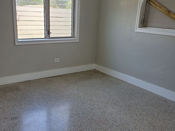 5th image of 5640 SW 38th Ct