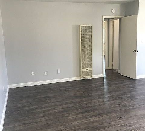 4th image of 4152 32nd St APT 15