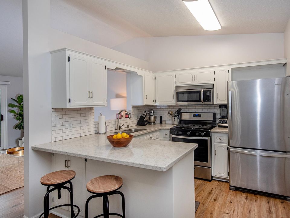 1st image of 3317 Greenbrier St #D-306