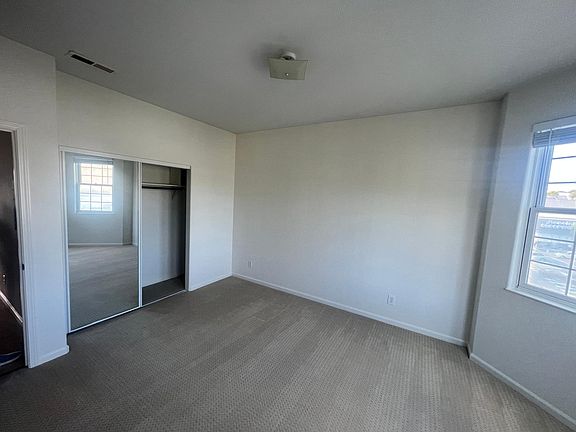5th image of 129 Blake St