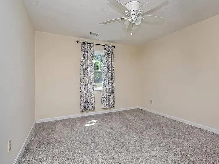 143 Caymen Ct — Photo 17