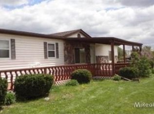 725 Mayer Rd, Saint Clair, MI 48079