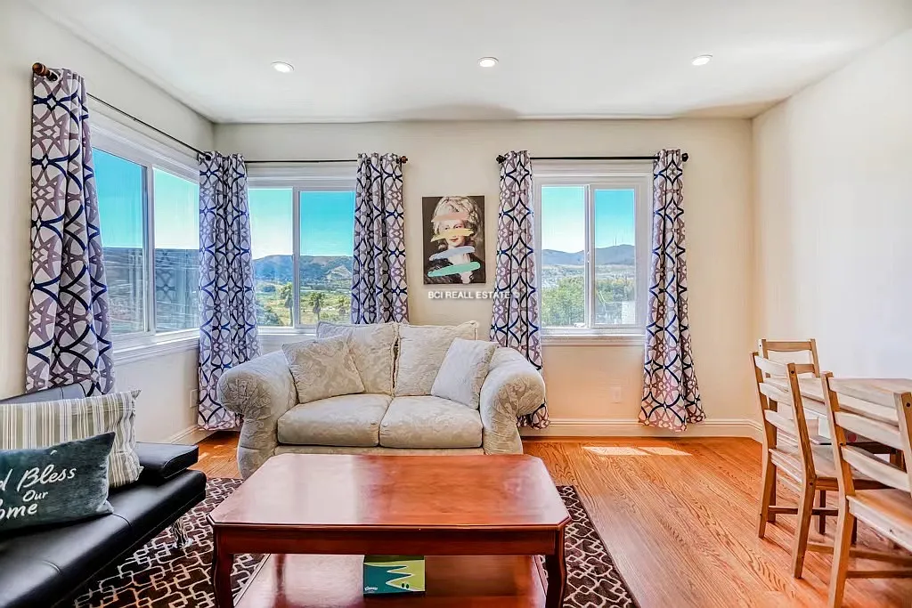 3 bed, $3,699 — Photo 3