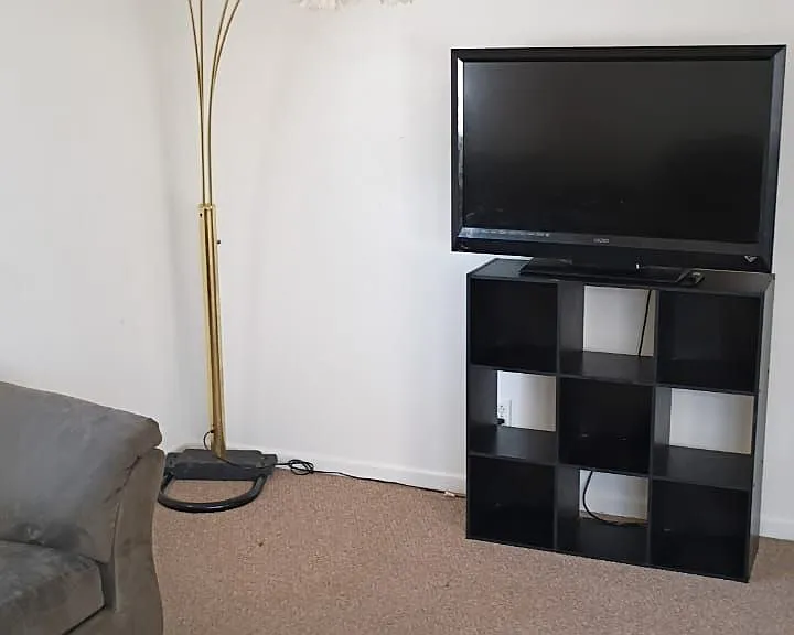 1 bed, 1.0 bath, $700 — Photo 9