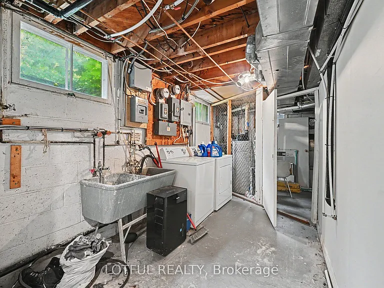 2427 Chasseur Ave #3 — Photo 16