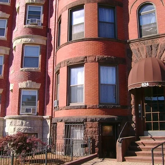 924 Beacon St #8 — Photo 19