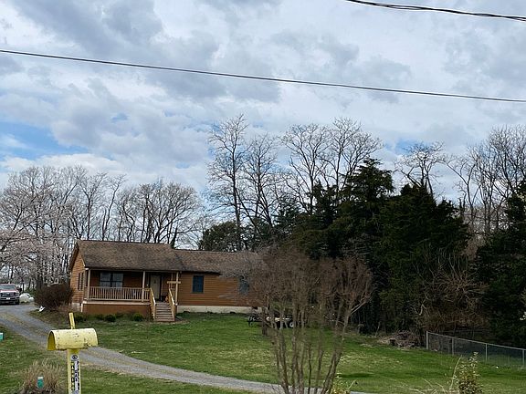 3rd image of 2147 Shawn Dr