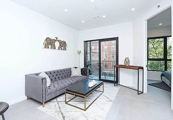 5th image of 537 Grand St #3R
