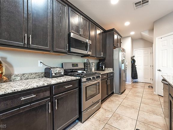 5th image of 6617 Breakwater Reef St