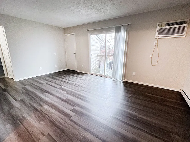 Oakwood Apartments — Photo 63