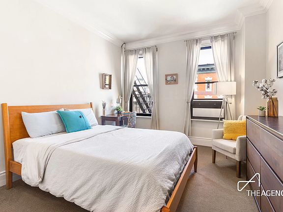 5th image of 170 Claremont Ave APT 20