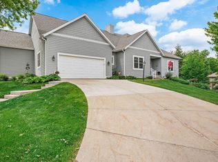 21 Settler Hill Cir, Madison, WI 53717