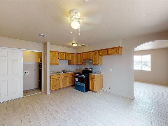 4th image of 213 E San Felipe St