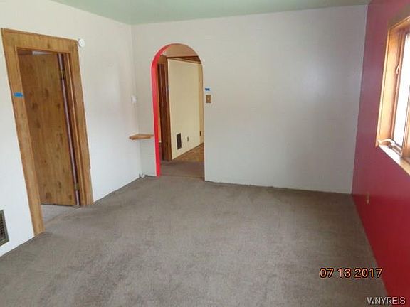 3rd image of 155 Franklin St