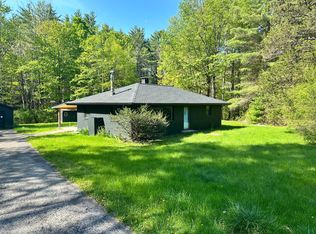 35 Race Track Rd, Bearsville, NY 12409