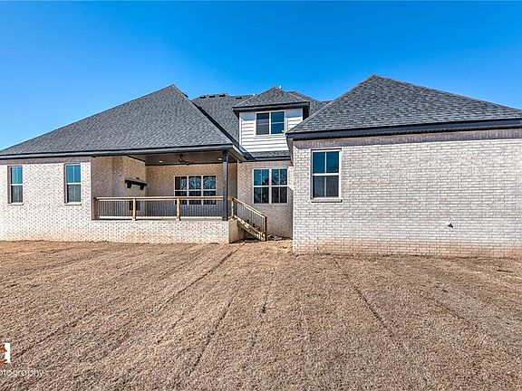 3rd image of 208 S Gleneagle Dr