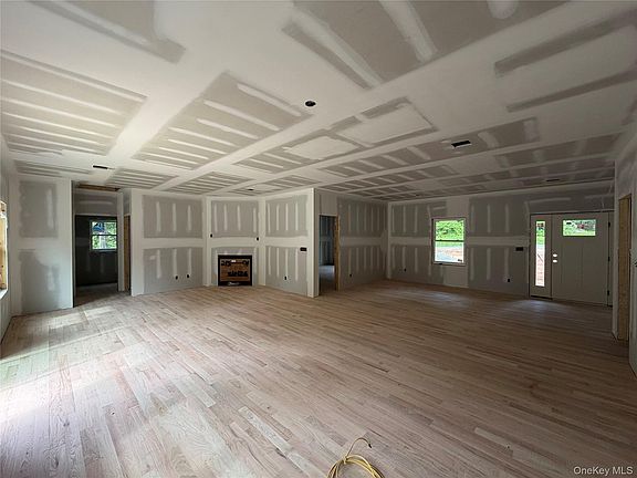 5th image of 213 Tuckers Corners Road