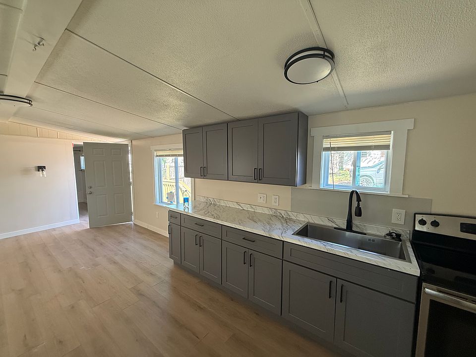 1st image of 23 S Charles Dr House B