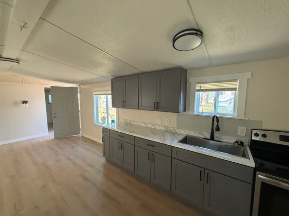 23 S Charles Dr House B, Greenville, SC 29605