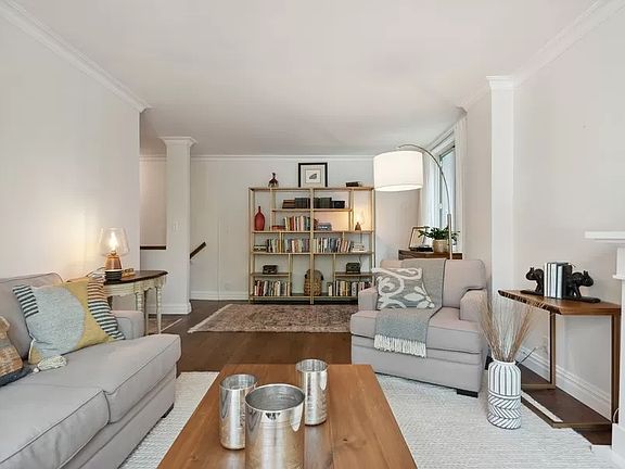 3rd image of 575 Main St APT 314