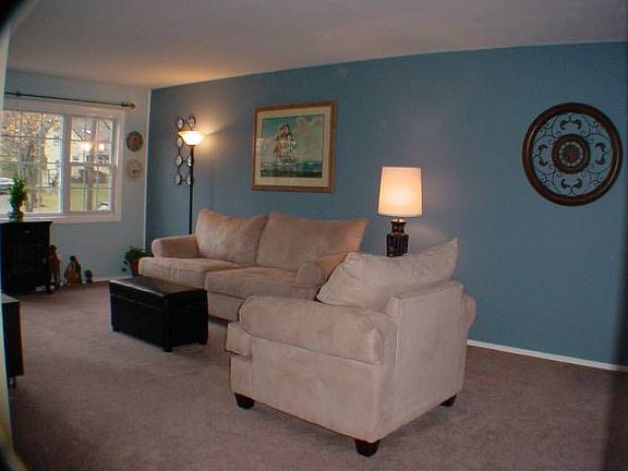 3rd image of 21 Sandalwood Dr