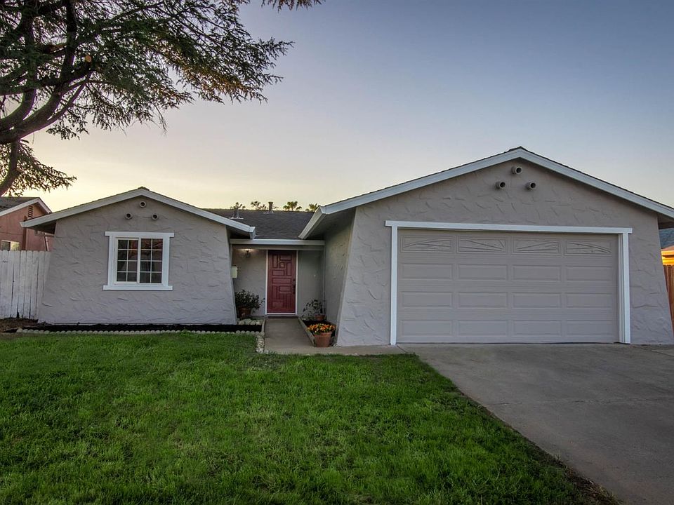 1st image of 4740 Moorpark Way