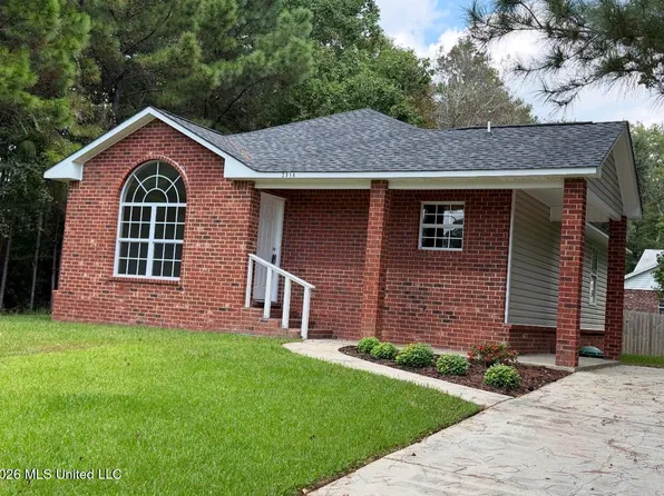 2516 Beachview Dr, Ocean Springs, MS 39564