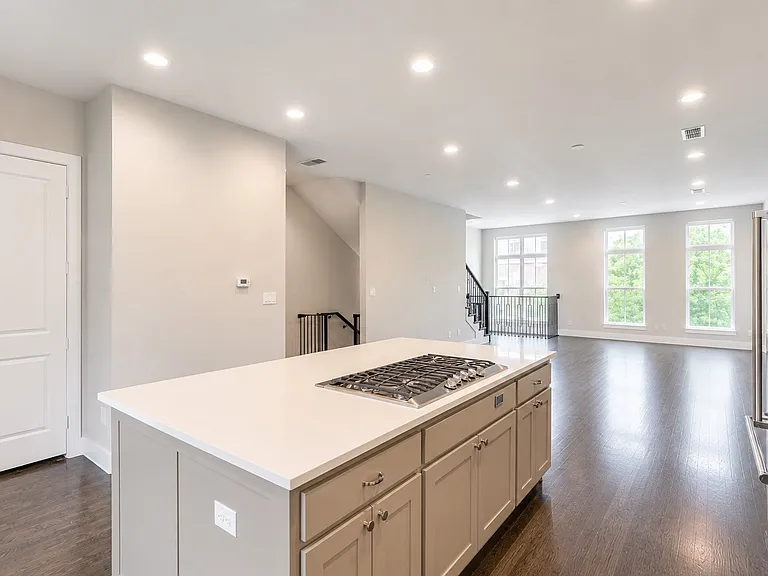 7700 Eastern Ave #202 — Photo 6
