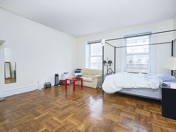 3rd image of 49 E 92nd St APT 5A