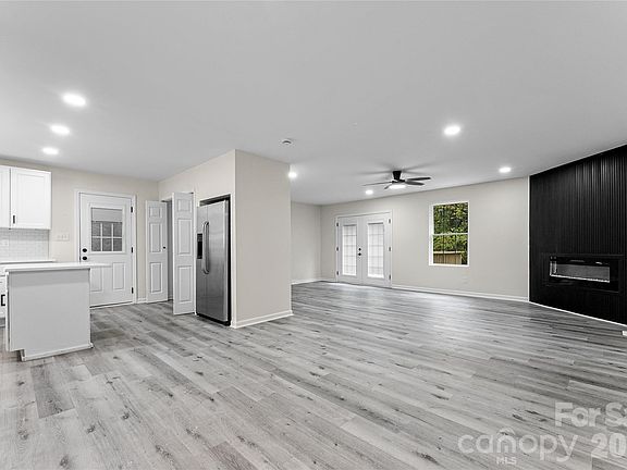 4th image of 8608 Willhill Rd