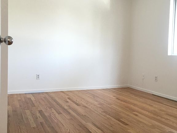 5th image of 2207 Brenta Pl APT 4
