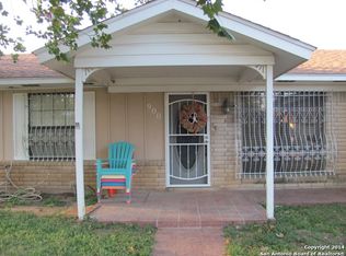 900 Pine St, Carrizo Springs, TX 78834