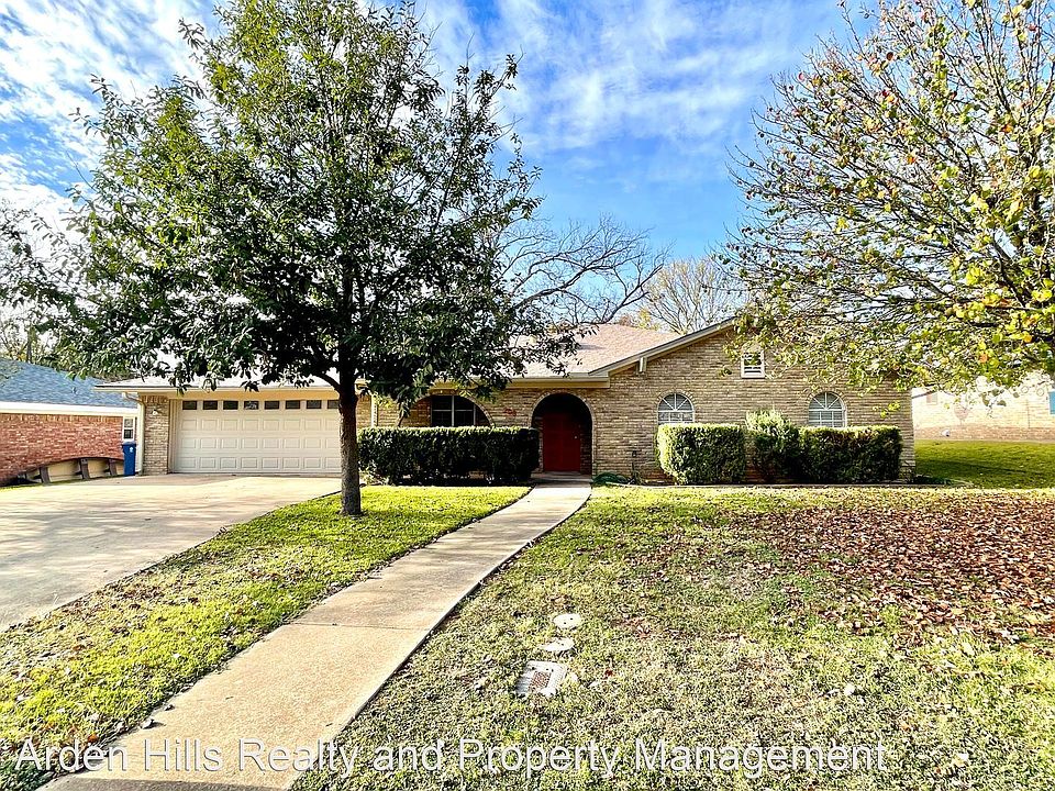 1st image of 208 Candice Dr