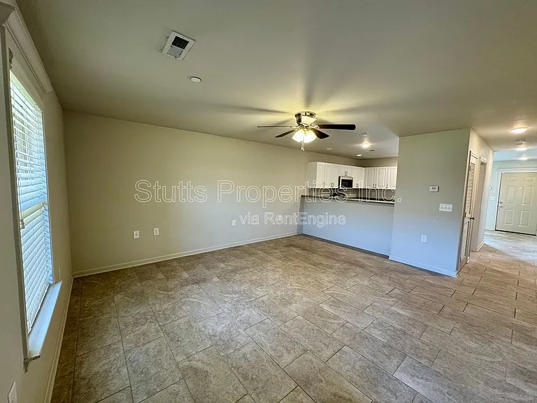101 Turnrow #403 — Photo 2