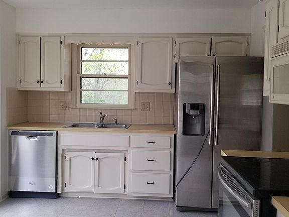 2nd image of 1229 Dunwich Dr