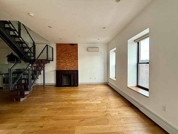 3rd image of 483 Greene Ave #4