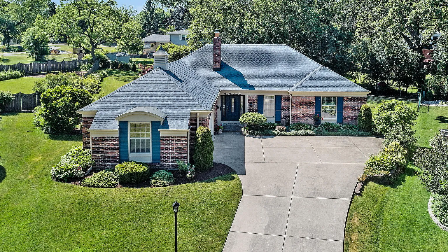 904 Linden Ct photo 1
