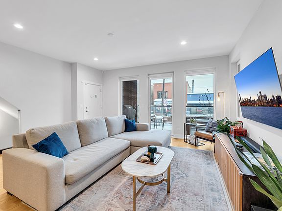 3rd image of 3708 W Belmont Ave #1