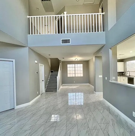 5541 Crestlock Dr — Photo 2