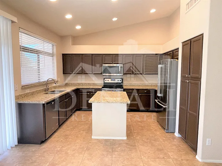 1121 S Western Skies Dr — Photo 5