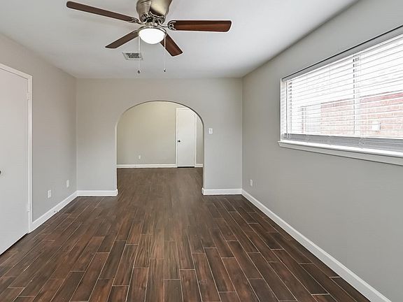 3rd image of 11122 Kirwin Ln