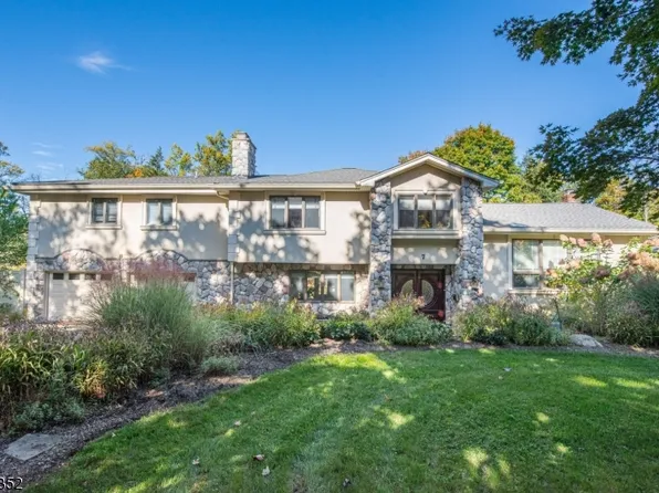 7 Penwood Rd, Livingston Twp., NJ 07039