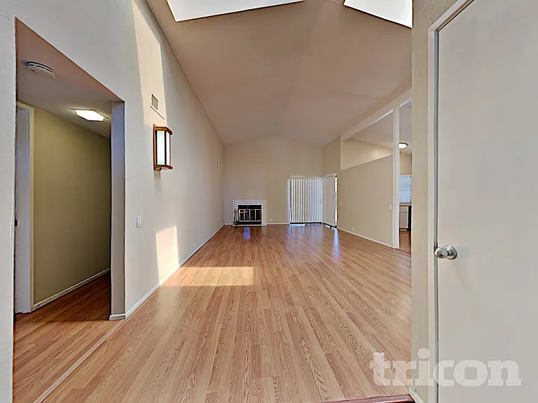 8827 Kelsey Dr — Photo 3