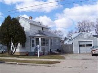 828 School Ave, Oshkosh, WI 54901